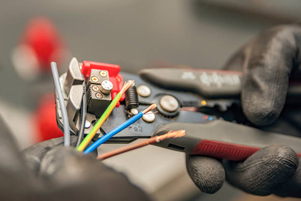 Best Local Electrician Companies  in Kirkland, IL
